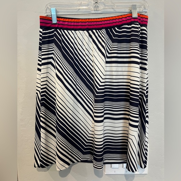 Trina Turk size Large black and white skirt - Picture 1 of 6